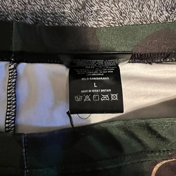 WWE Carmella Wild Bangarang L Leggings - Picture 2 of 4